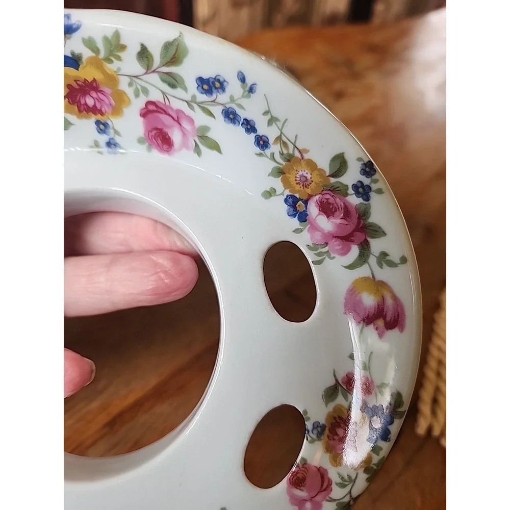 Vtg Floral White Ceramic Wall Mount Toothbrush & Cup Holder Cottage‎ Country